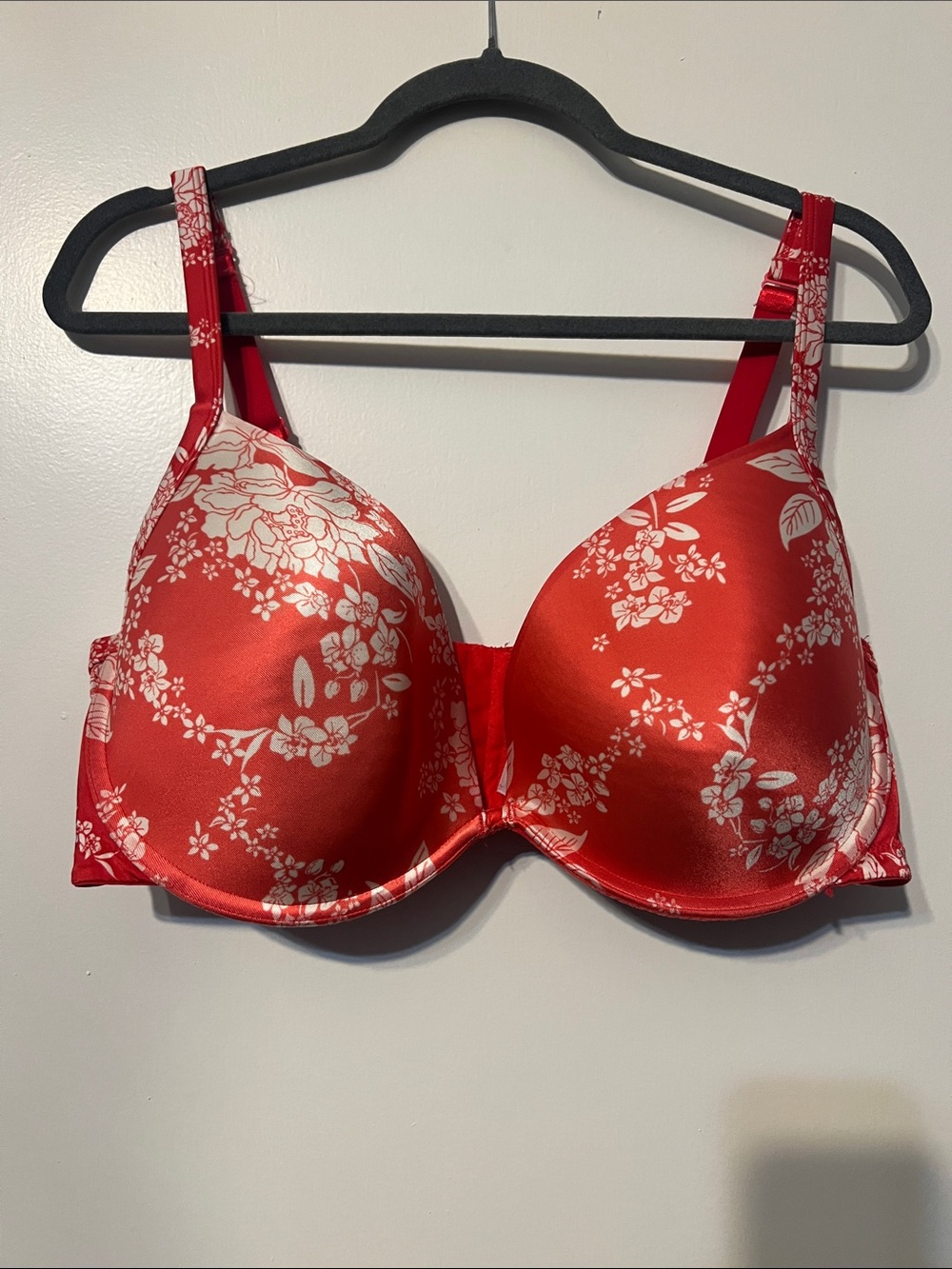 Cacique Red Bra with White Floral Print size 44DD